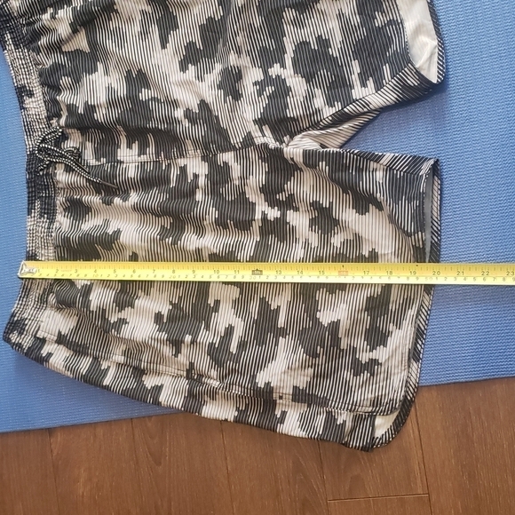 Roots Shorts - Picture 9 of 11